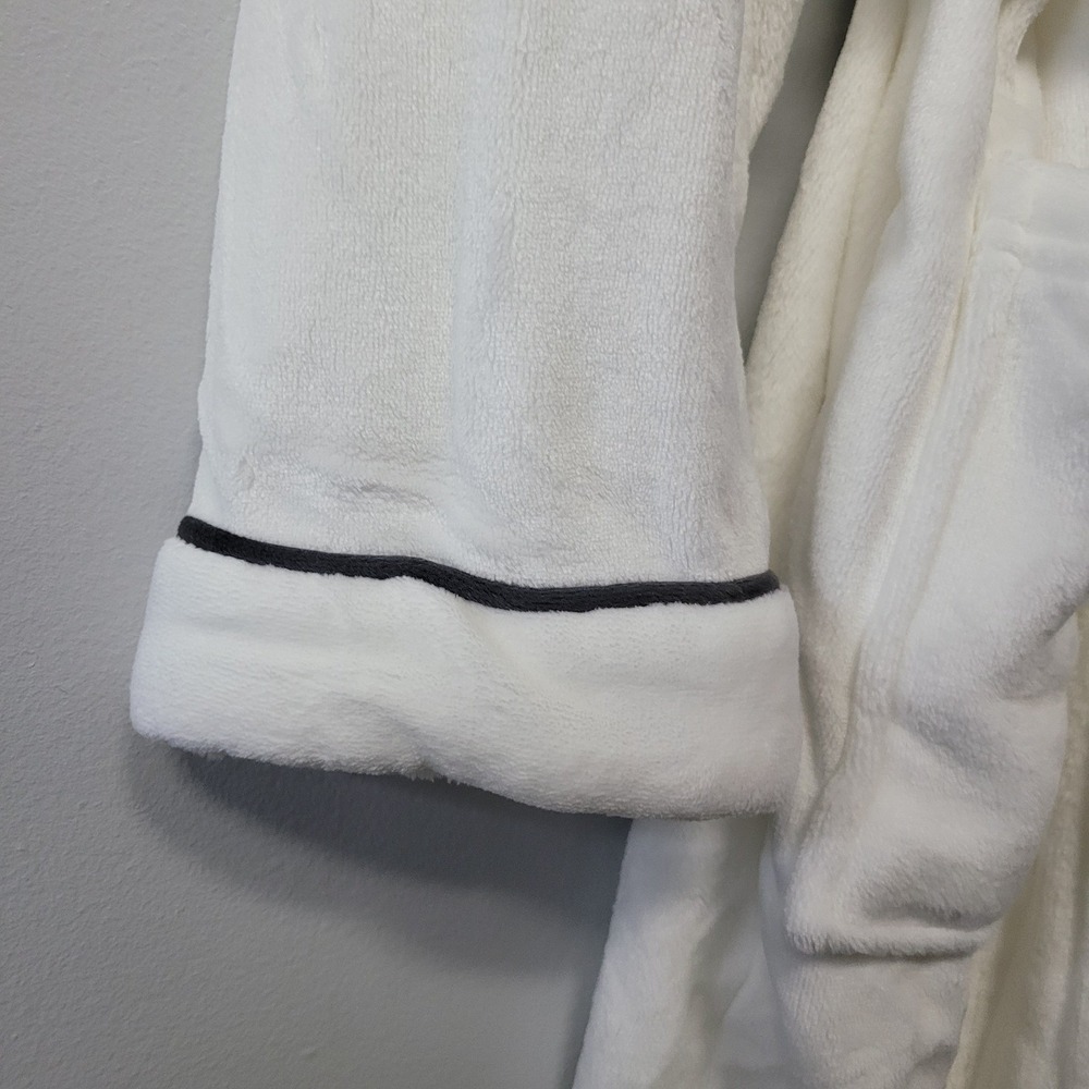 Tommy Bahama Plush Fleece Robe White Shawl Collar Unisex One Size New - Picture 4 of 8